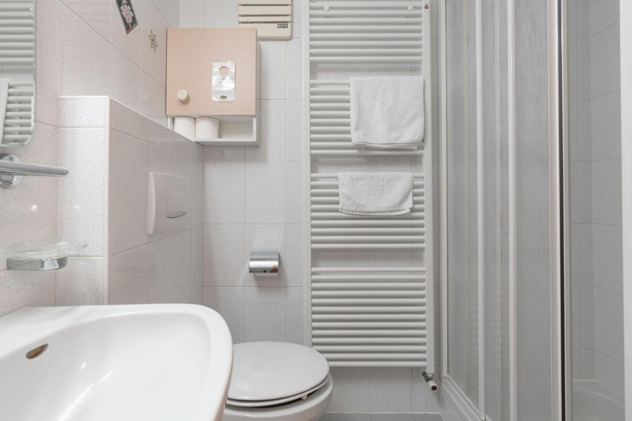 Triple Room with Balcony,1267922104:JPEG